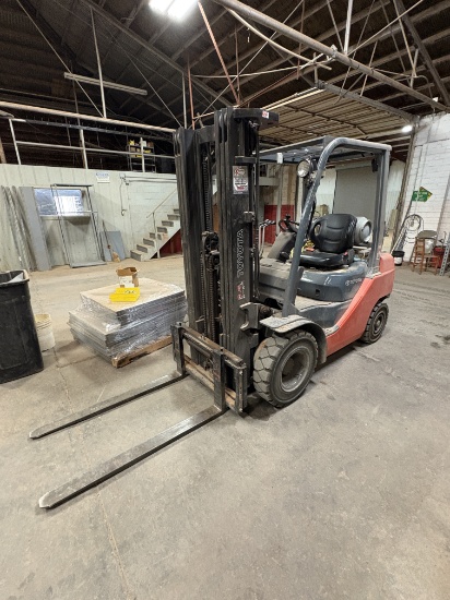 TOYOTA LP FORKLIFT