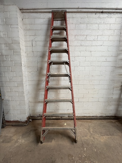 WERNER 10' LADDER