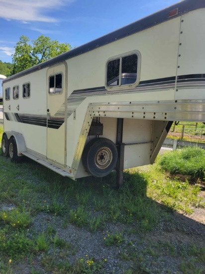 1990 Featherlite 3 Horse Trailer