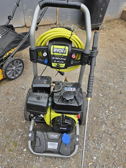 New 3300 psi power washer