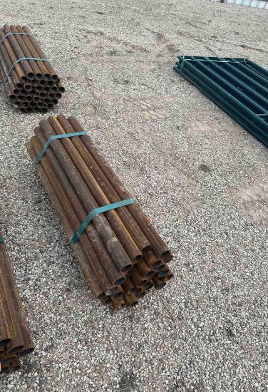 Bundle of 4 foot pipe