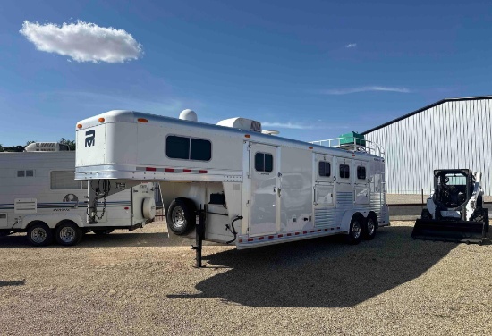 2003 Platinum 3 horse, living quarters