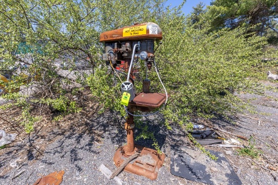 ROCKWELL FLOOR-STANDING  DRILL PRESS. Model 82-910. S/N 124-5723. 3/4 HP. 115/230V. 60 HZ. 1 PH. 172