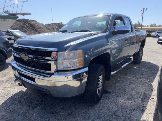 2011 CHEVROLET Silverado Pickup 8 Cylinders 6.0L 4WD/4-Wheel Drive/4x4. VIN:  1GC2KVCG1BZ440039. Odo