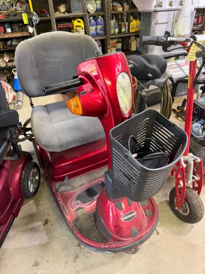 (1) Maxima M Mobility Scooter w/Charger and Key