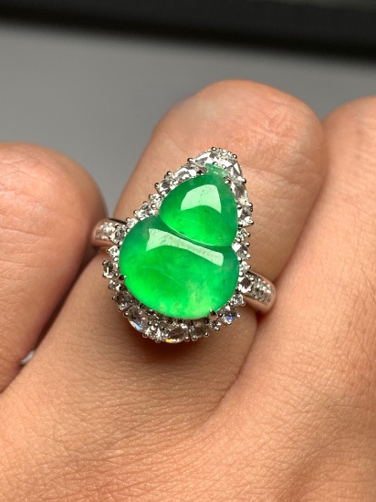 An Exquisite 18k Gold Diamond Inlaid Jadeite Gourd Ring& Pendant Dual-Purpose