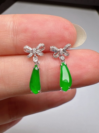A Pair of Exquisite 18k Gold Diamond Inlaid Jadeite Earrings