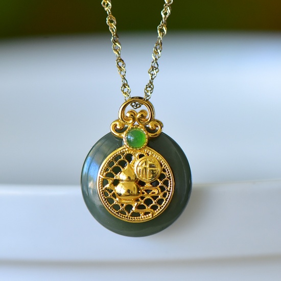 An Exquisite Sterling Silver-Gold Plated Inlaid Jasper Pendant