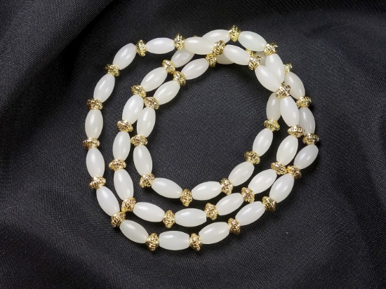 An Exquisite White Jade Bracelets