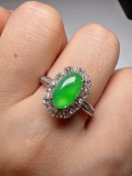 An Exquisite 18k Gold Diamond Inlaid Jadeite Ring