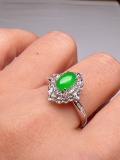 An Exquisite 18k Gold Diamond Inlaid Jadeite Ring