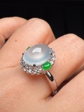 An Exquisite 18k Gold Diamond Inlaid Jadeite Ring