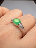 An Exquisite 18k Gold Diamond Inlaid Jadeite Ring