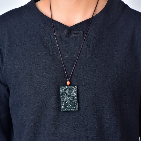 An Exquisite Sapphire Avalokitesvara Dragon Pattern Pendant