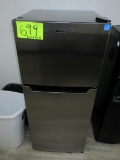 LOT KITCHEN APPLIANCES, DANBY MINI FRIDGE, PANASONIC MICROWAVE, (2) TOASTER