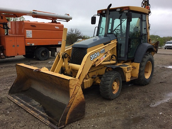 (Des Moines, IA) 2004 John Deere 310G 4X4 Tractor Loader Extendahoe rust holes in cab and fuel tank,