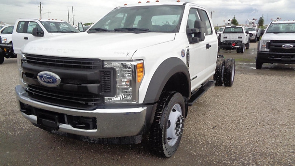 (Elizabethtown, KY) 2017 Ford 550 Extended-Cab & Chassis starts, runs, drives