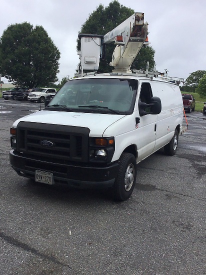 (Frederick, MD) Versalift VANTEL29IH, Telescopic Insulated Bucket Van mounted behind cab on 2008 For