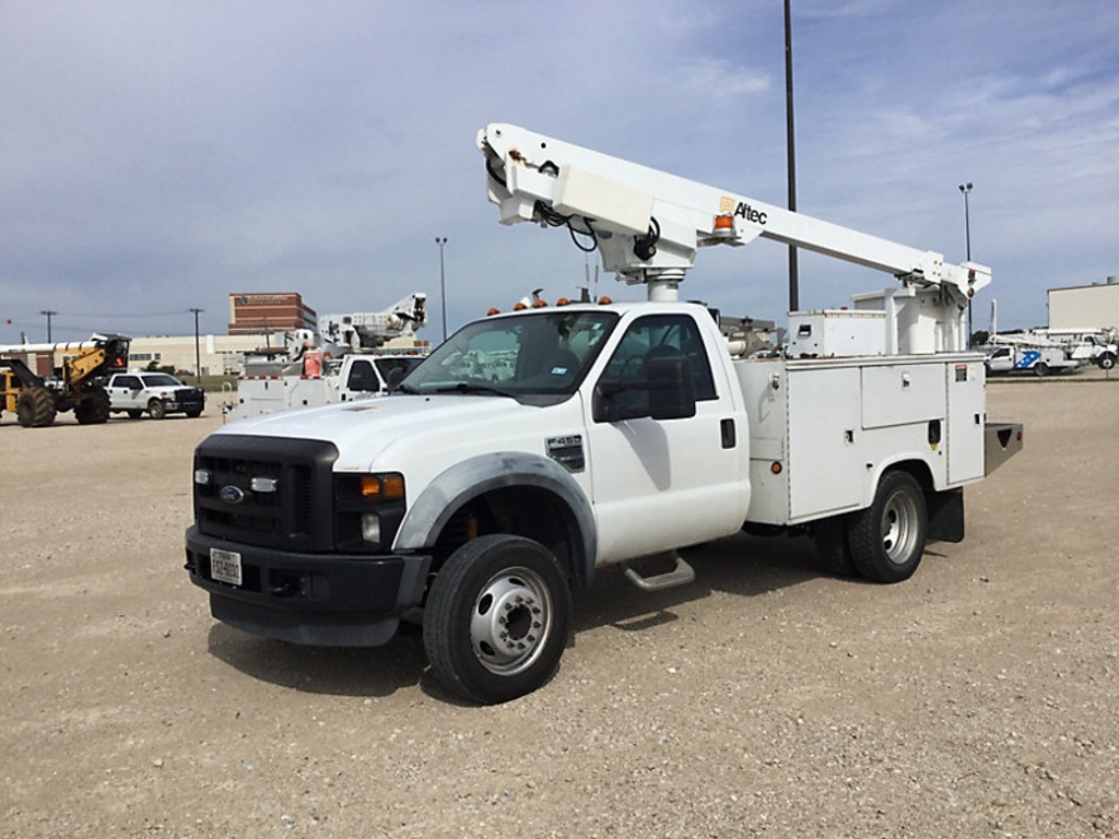 (Waxahachie, TX) Altec AT200-A, Articulating & Telescopic Bucket Truck mounted behind cab on 2008 Fo