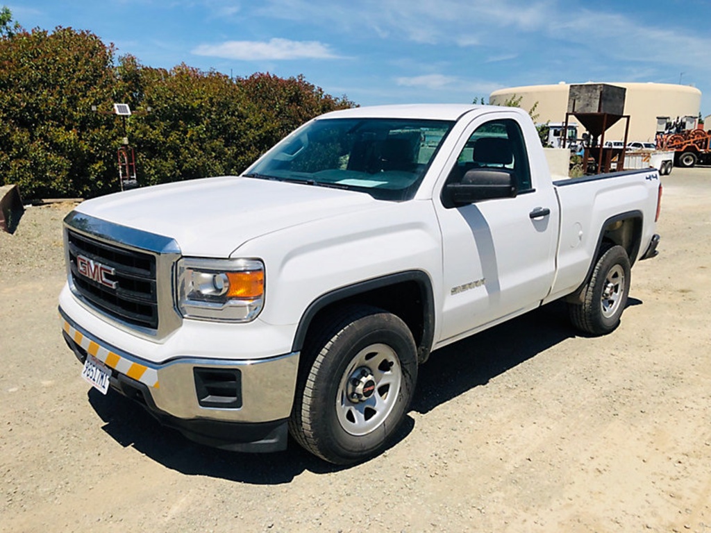 (Dixon, CA) 2014 GMC K1500 4x4 Pickup Truck Runs and drives, no tailgate