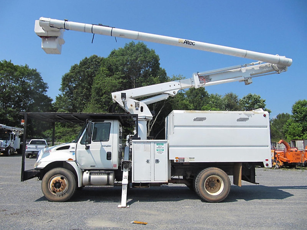 (Shelby, NC) Altec LRV-56, Over-Center Bucket Truck mounted behind cab on 2009 International 4300 Ch