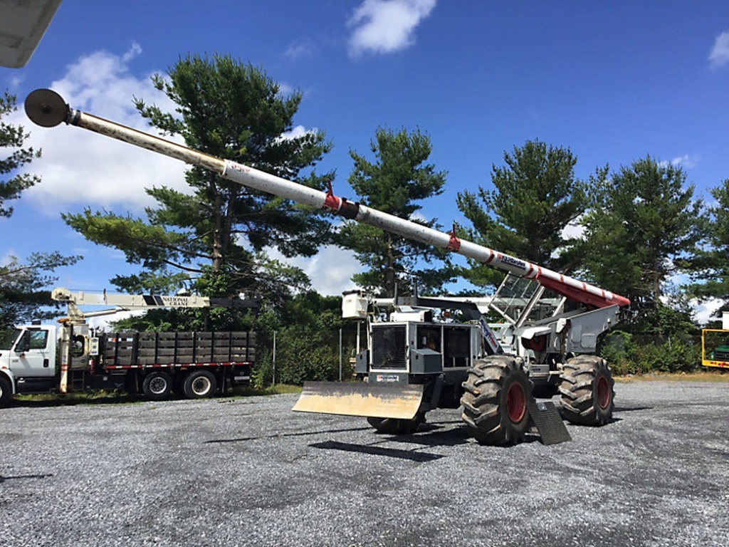 (Frederick, MD) 2012 Kershaw SkyTrim 75G2, 75' Articulating Rubber Tired Tree Saw starts, runs, and
