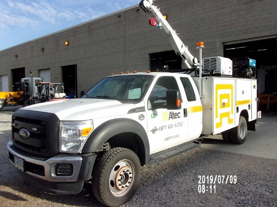 (Salt Lake City, UT) 2016 Ford F550 4x4 Mechanics Service Truck Runs, drives, operates, cracked wind