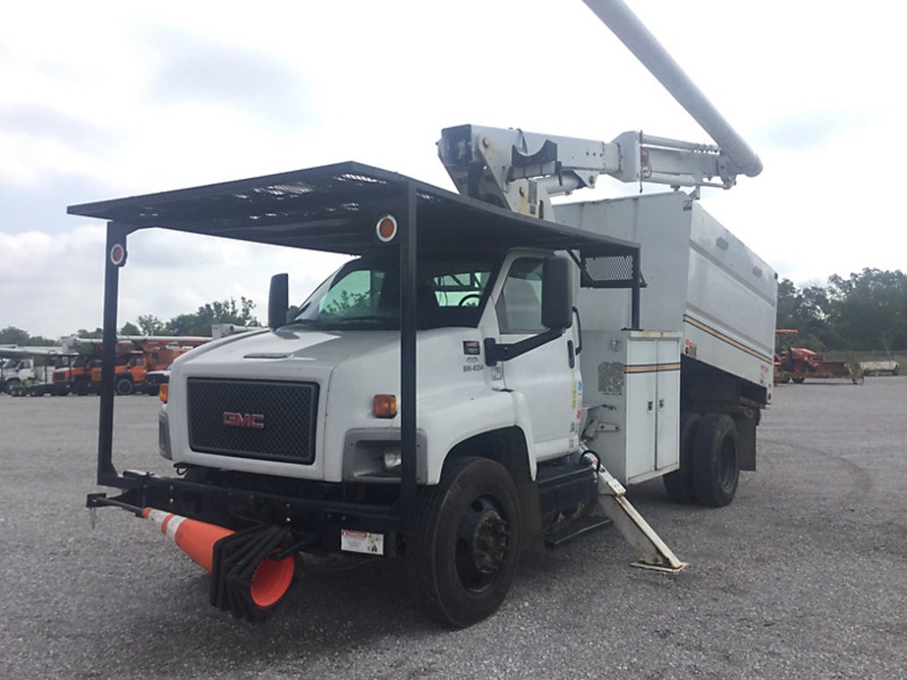 (Verona, KY) Altec LRV-56, Over-Center Bucket Truck mounted behind cab on 2008 GMC C7500 Chipper Dum