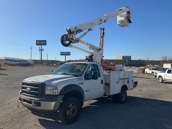 (Wright City, MO) Altec AT37G, Articulating & Telescopic Bucket Truck mounted behind cab on 2006 For