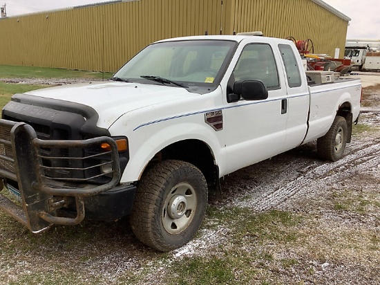 (Paynesville, MN) 2008 Ford F350 4x4 Extended-Cab Pickup Truck Seller states: engine light on, has a