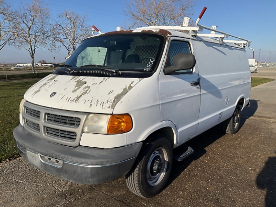 (Dixon, CA) 2000 Dodge RAM 3500 Cargo Van Runs & Moves, Paint Damage, Rust/Corrosion on Roof