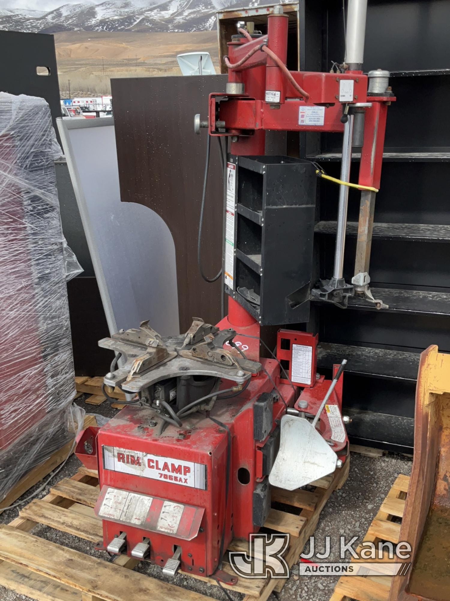 Coats Rimclamp 7065AX NOTE This unit is being Proxibid