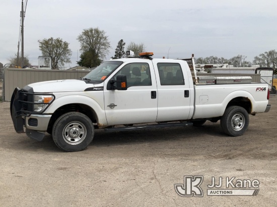 (South Beloit, IL) 2012 Ford F350 4x4 Crew-Cab Pickup Truck Runs & Moves) (Check Engine Light Is On,