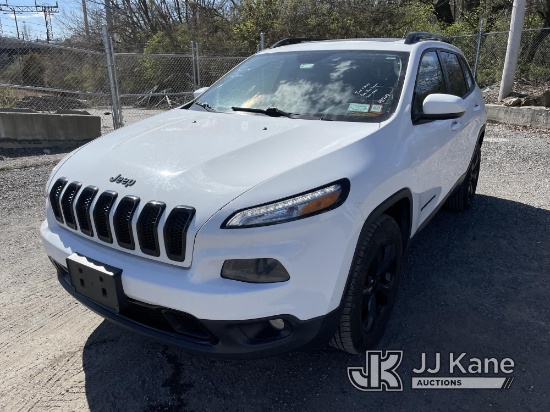 2015 Jeep Cherokee Latitude 4x4 4-Door Sport Utility Vehicle Runs & Moves, Trans. Issues, Body & Rus