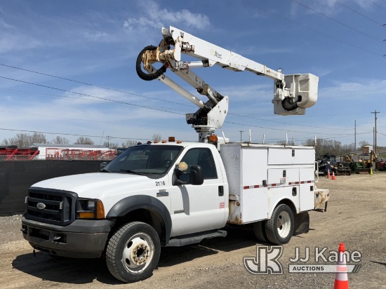 Altec AT37G, Articulating & Telescopic Bucket Truck mounted behind cab on 2006 Ford F550 Service Tru