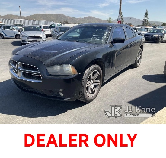 2012 Dodge Charger Police Package 4-Door Sedan Runs & Moves, Front Driver Side Blinker Is Not Functi