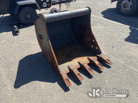 (Dixon, CA) 36in Excavator Digging Bucket NOTE: This unit is being sold AS IS/WHERE IS via Timed Auc