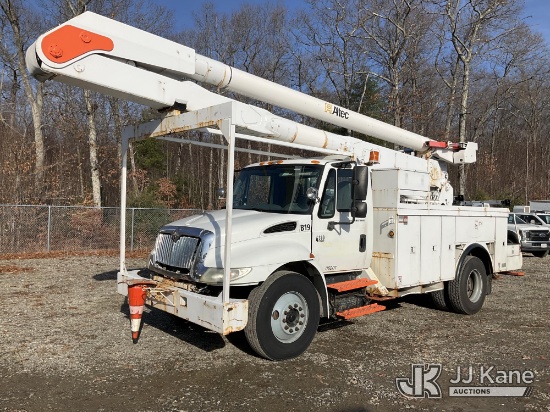 Altec AA755L, Material Handling Bucket Truck rear mounted on 2003 ...