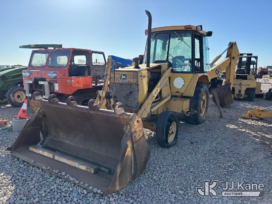 (Dixon, CA) John Deere 210C Tractor Loader Backhoe Not Running. Conditions Unknown) (No Key