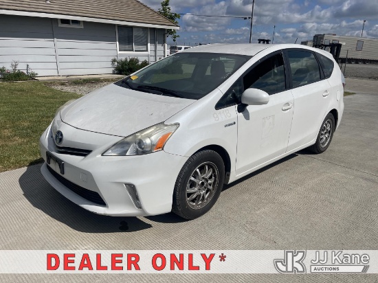 (Dixon, CA) 2012 Toyota Prius V 4-Door Hybrid Sedan Runs & Moves) (Has Electrical Issues, Needs Jump