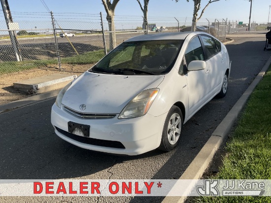 (Dixon, CA) 2009 Toyota Prius Hybrid 4-Door Hatch Back Runs & Moves) (Rear Bumper Crashed, Left Tail