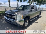 (Dixon, CA) 2013 Chevrolet Silverado 2500HD 4x4 Extended-Cab Pickup Truck Runs & Moves) ( A/C Doesn'