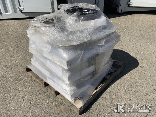 (Dixon, CA) Light Fixtures (Used) NOTE: This unit is being sold AS IS/WHERE IS via Timed Auction and