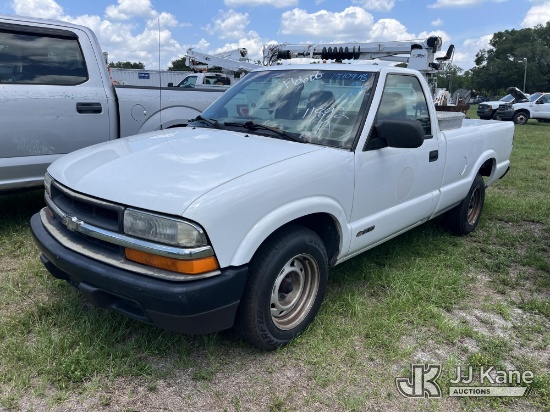(Thonotosassa, FL) 2000 Chevrolet S10 Pickup Truck State of FL Unit)(Runs & Moves )(Jump To Start, S