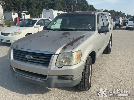 (Tampa, FL) 2006 Ford Explorer 4x4 4-Door Sport Utility Vehicle State of FL Unit)(Runs & Moves) (Jum