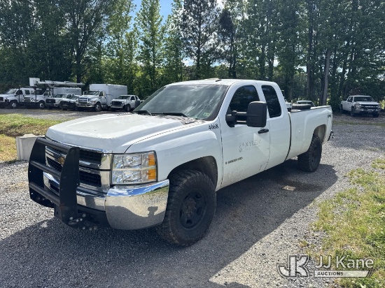(Wakefield, VA) 2008 Chevrolet Silverado 2500HD 4x4 Extended-Cab Pickup Truck Runs & Moves) (Engine 
