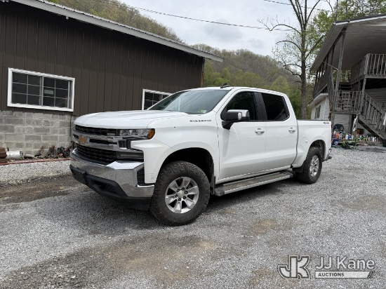 (Hanover, WV) 2019 Chevrolet Silverado 1500 4x4 Crew-Cab Pickup Truck Runs & Moves) (Check Engine Li