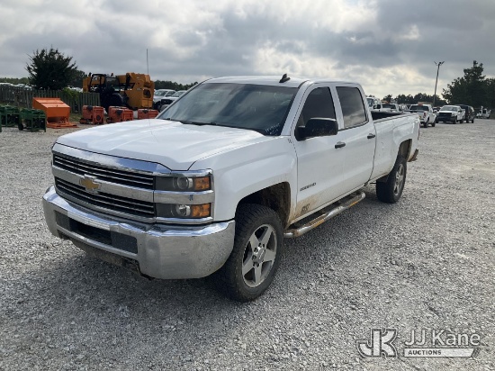 (Villa Rica, GA) 2016 Chevrolet Silverado 2500HD 4x4 Crew-Cab Pickup Truck Runs & Moves) (Body/Paint