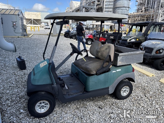 (Loxahatchee, FL) Club Car Golf Cart Not Running, Condition Unknown, Missing Keys.  Buyer Must Load 