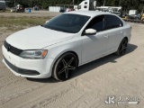 (Thonotosassa, FL) 2012 Volkswagen Jetta 4-Door Sedan, REBUILT TITLE Runs & Moves) (Body Damage, Pai